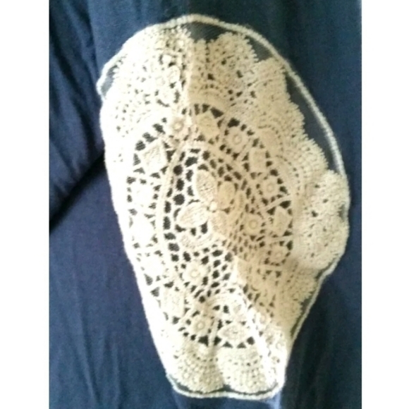 BKE RED CROCHET ELBOWS STRETCH KNIT TOP SZ L - Picture 2 of 5